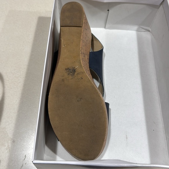 CL By Laundry Dream Girl Nuback Navy - Picture 4 of 8